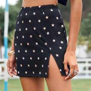 Star print split hem skirt